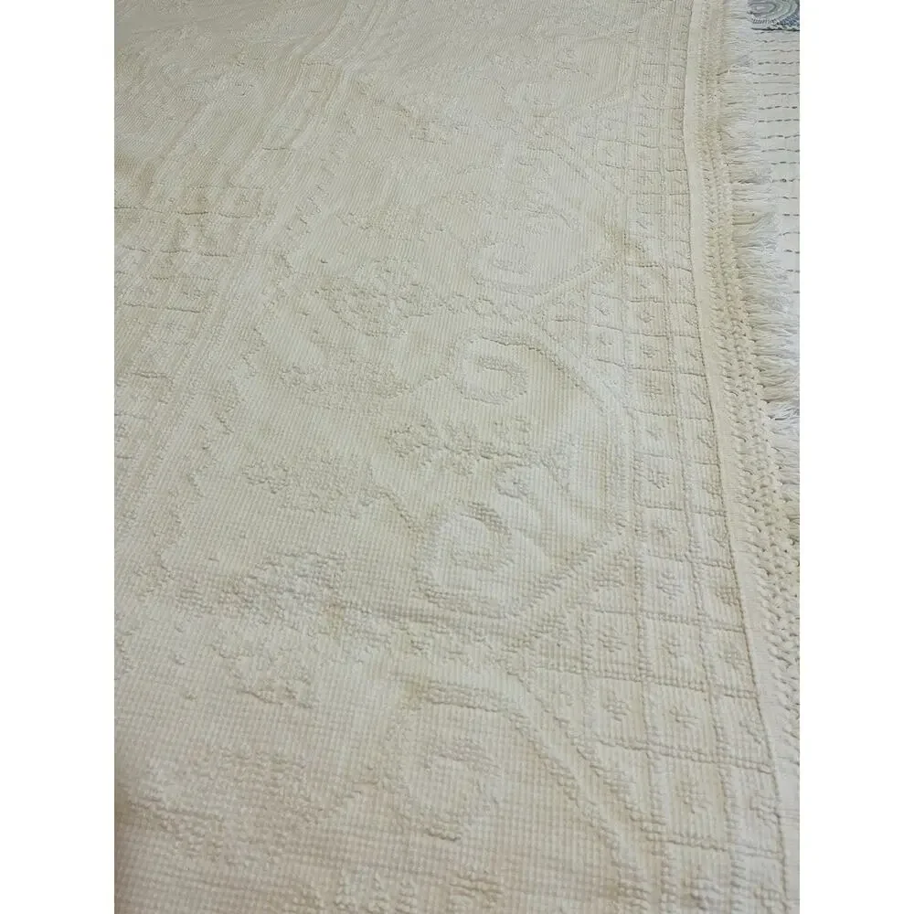Vintage Chenille Bedspread Blanket Fringe White Cotton Cottage 120